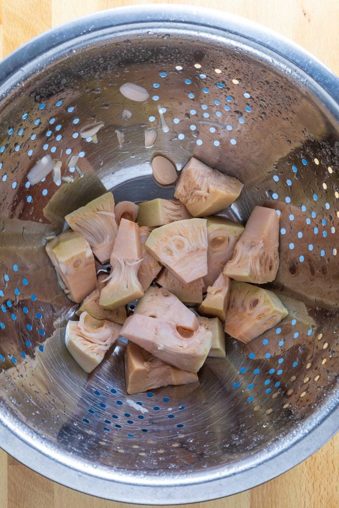 Drain, rinse, and dry the jackfruit before making the vegan ribs recipe