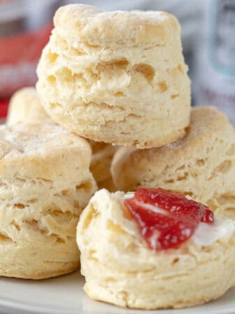 Social sharing image for the flaky vegan biscuit recipe