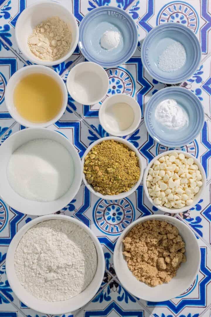 Ingredients for this Chocolate Chip Cookies with Pistachios recipe